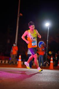 BIB: 4253
                            <button type="button" onclick="openModal(21505172)" class="btn btn-primary btn-sm float-right btn-popup" data-toggle="modal" data-target=".modal-high-quality">
                        <i class="fas fa-shopping-cart"></i> Add to Cart
                    </button>
                                            <button type="button" onclick="isThisMe(21505172, true)" class="btn btn-success btn-sm float-right btn-popup btn-isme hidden" data-toggle="tooltip" data-placement="bottom" title="นี่คือรูปของคุณใช่ไหม คลิกที่นี่เพื่อเอาเข้าอัลบั้ม">
                        <i class="fas fa-plus"></i> Add to album
                    </button>
                    <button type="button" onclick="isThisMe(21505172, false)" class="btn btn-warning btn-sm float-right btn-popup btn-isnotme hidden">
                        <i class="fas fa-ban"></i> Remove from album
                    </button>